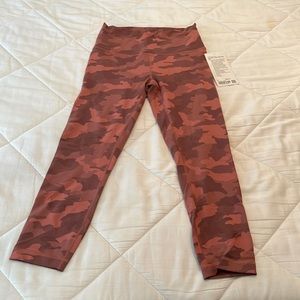 NWT Lululemon Wunder Train HR Crop 23” size 8